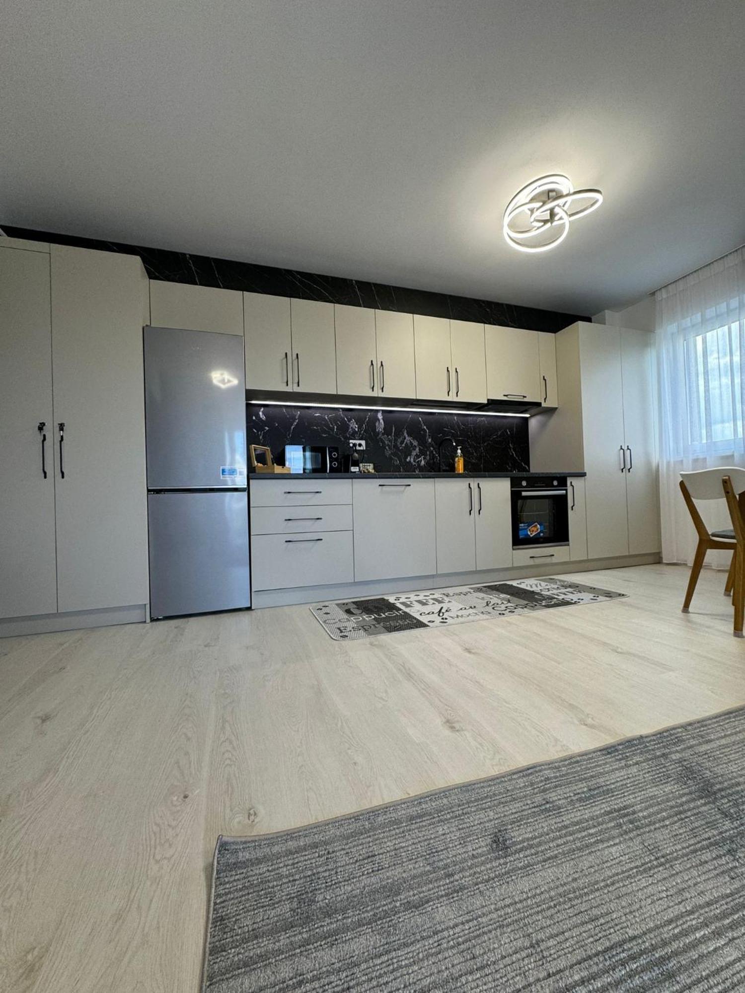 Palladium Apartament Brasov Exterior photo